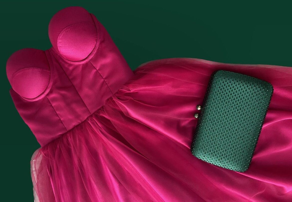 Clutch para madrinhas e convidadas: como escolher o modelo perfeito