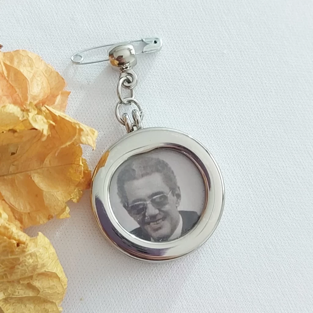 Relicário Para Lapela Redondo Atelie Fernanda Cristina

