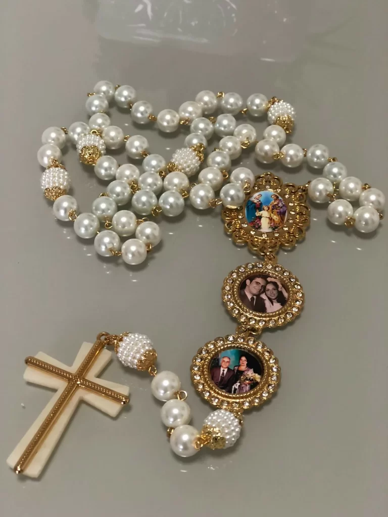 Terço Sagrada Família para Noiva com Relicário Art Lu

